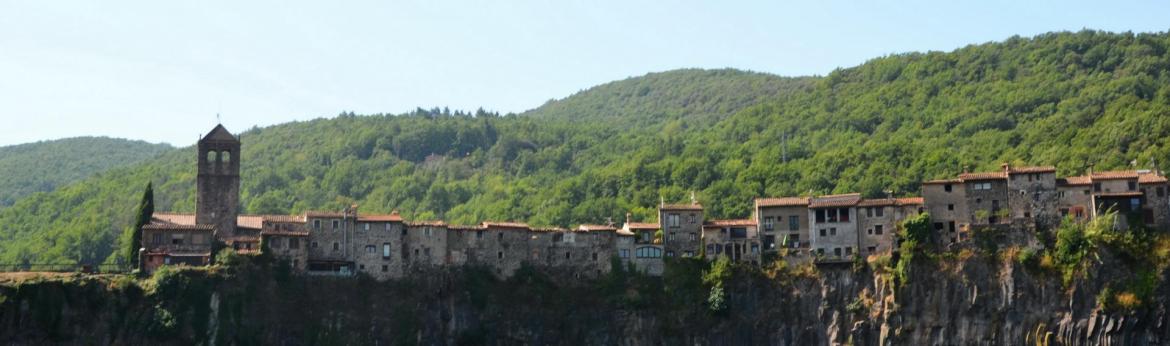 A pueblo falaise pano redred